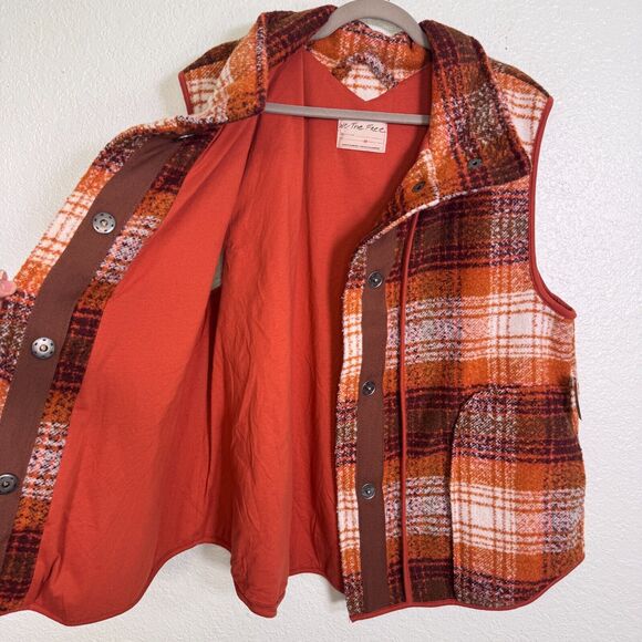 Free People Wrapped Up Blanket Vest Womens Medium Plaid Jacket Cozy Boho NEW M - Picture 3 of 11